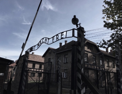 Besedy na téma holocaust a neonacismus pro žáky 8. a 9. tříd