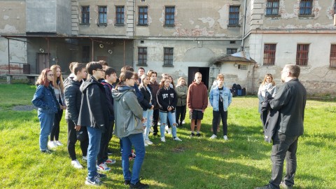 Exkurze žáků 8.-9. tříd a 7.B do bývalé věznice v Uherském Hradišti