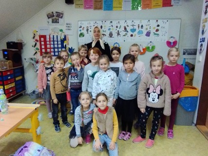 Adventní černé hodinky
