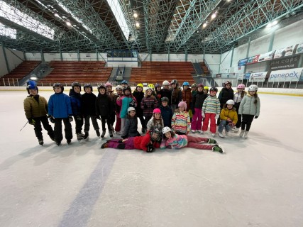 Bruslařské zápolení tříd 4.B a 5.B