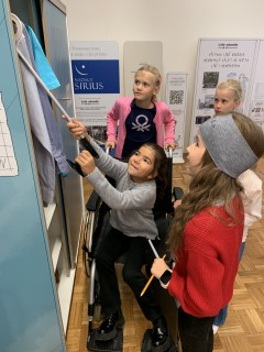 Empatie v praxi – třeťáci na výstavě Lidé od vedle