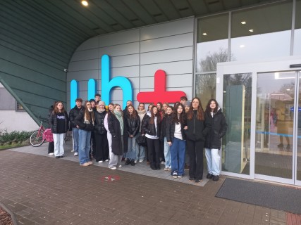 Deváťáci na exkurzi v UHN