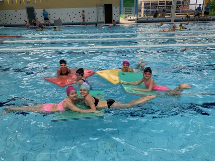 Žáci 3. ročníku úspěšně ukončili plavecký výcvik