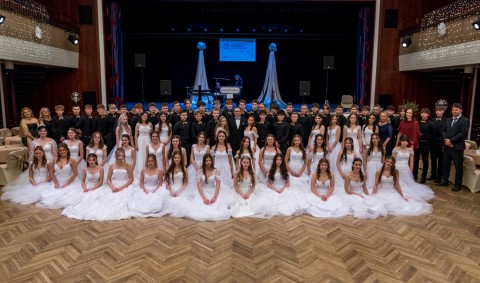 Foto - společenský ples ZŠ UNESCO pořádaný SRPD