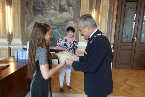 Sportovní gymnastický tým ZŠ UNESCO oceněn městem Uherské Hradiště